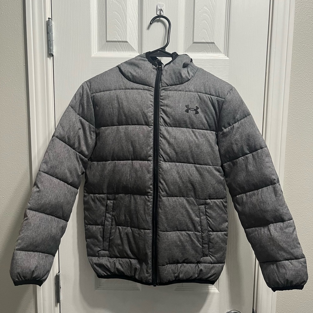Under Armour boys youth medium 10/12. Gray puffer jacket.